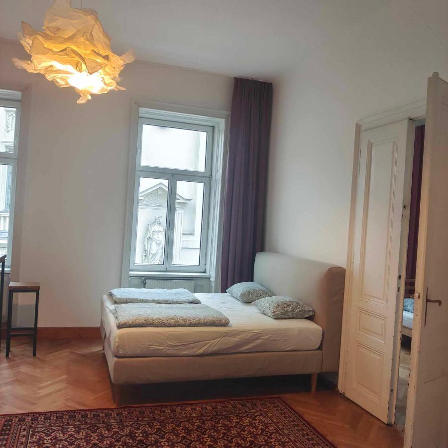 Large 4 Room Apartment In The Center Of Vienna Exterior photo